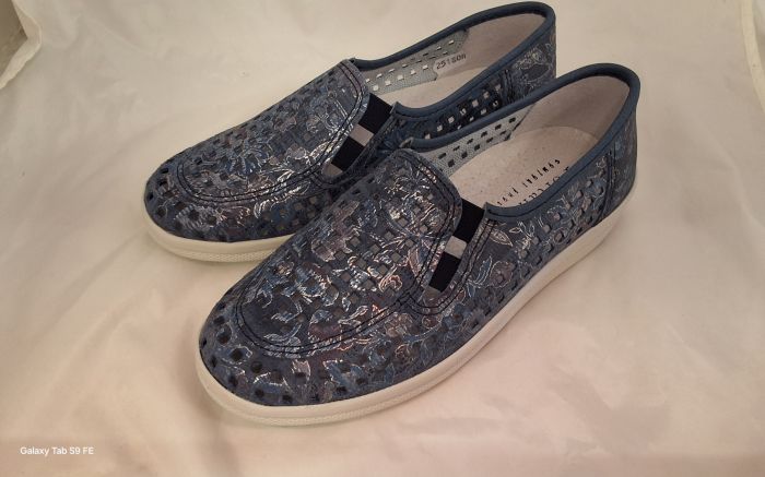 Lyukacsos női bőr félcipő 7400-994.003 denim large