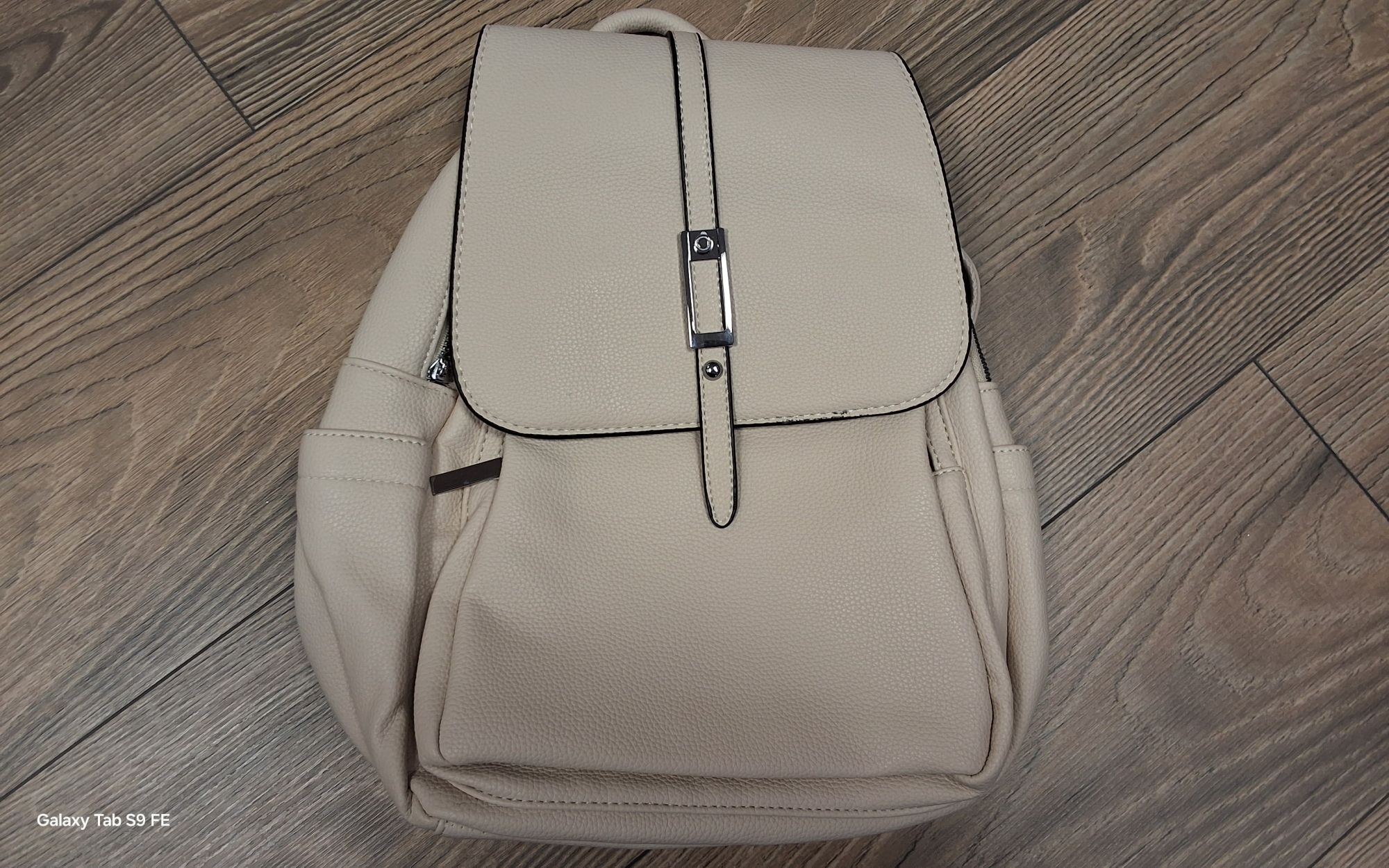 Divat hátizsák MC594-1 BEIGE