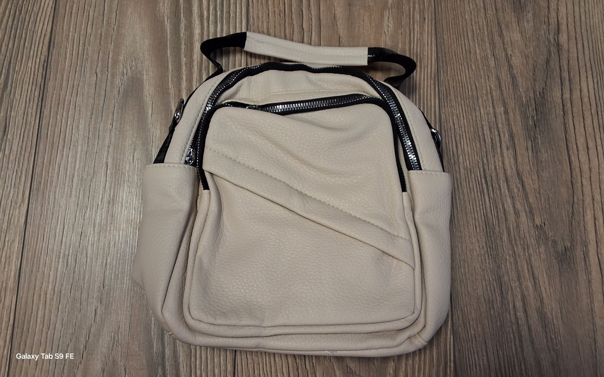 Divat hátizsák 2395 beige