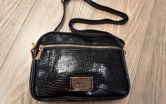crossover jellegű test táska BAG4830-M20 fekete krokko large