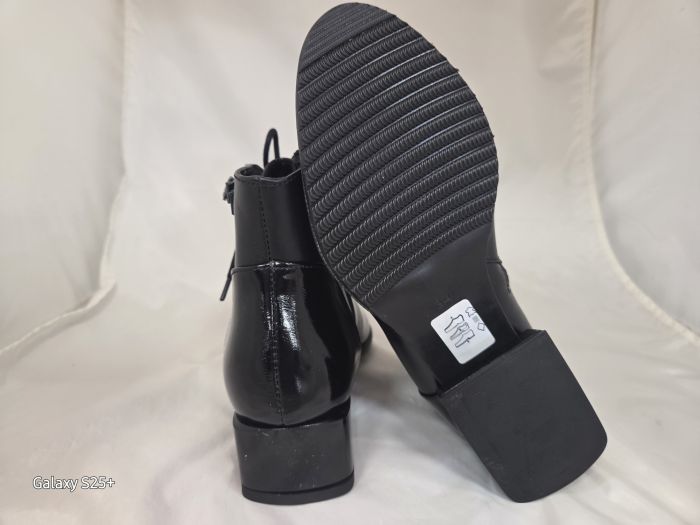 Női bélelt bőr bokacipő 1286 fekete large