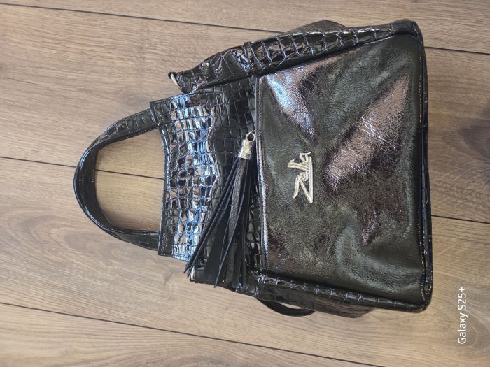 Divat hátizsák 24131 fekete-lakk-krokko large