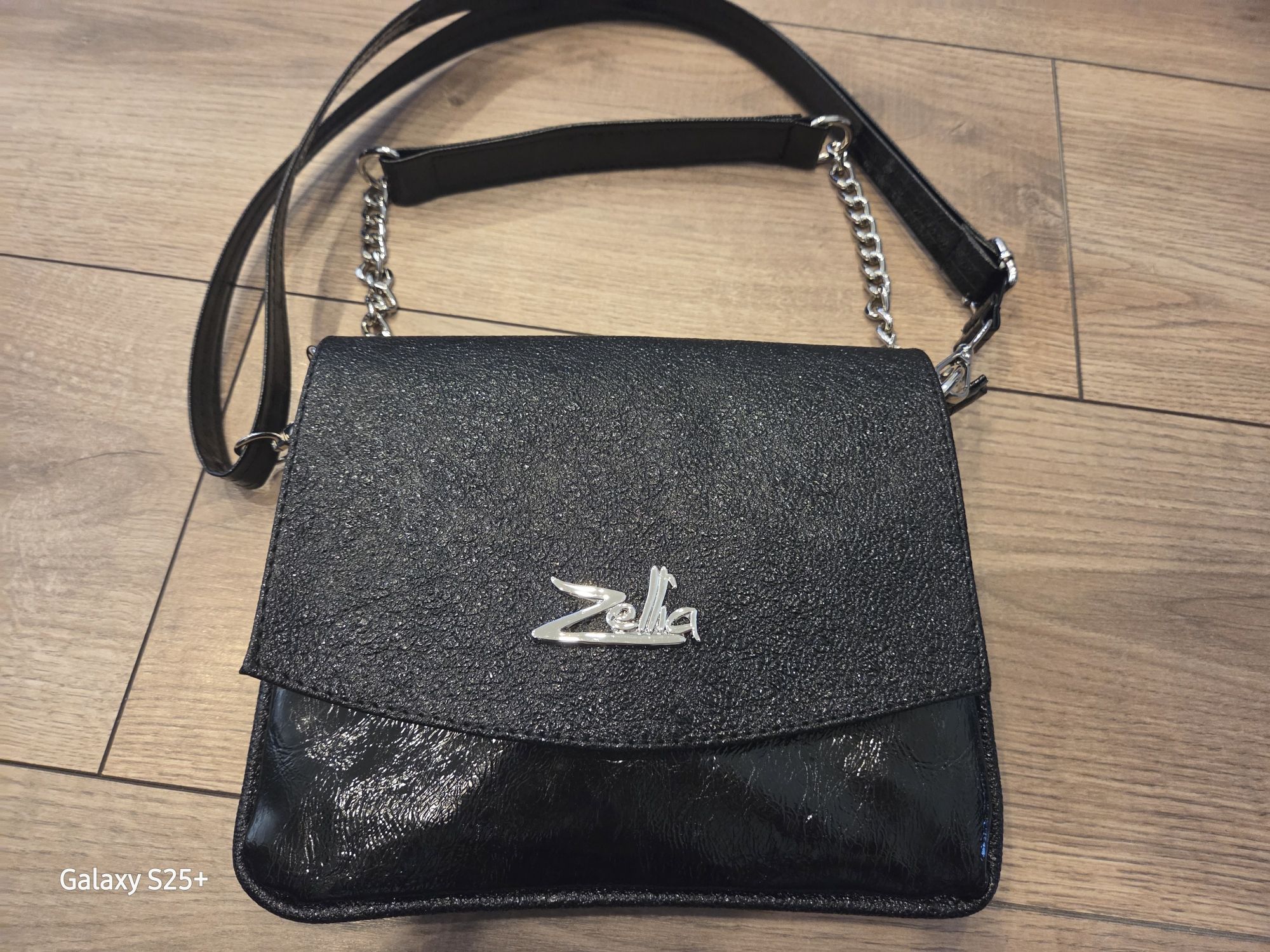 crossover jellegű test táska 24107 fekete-lakk