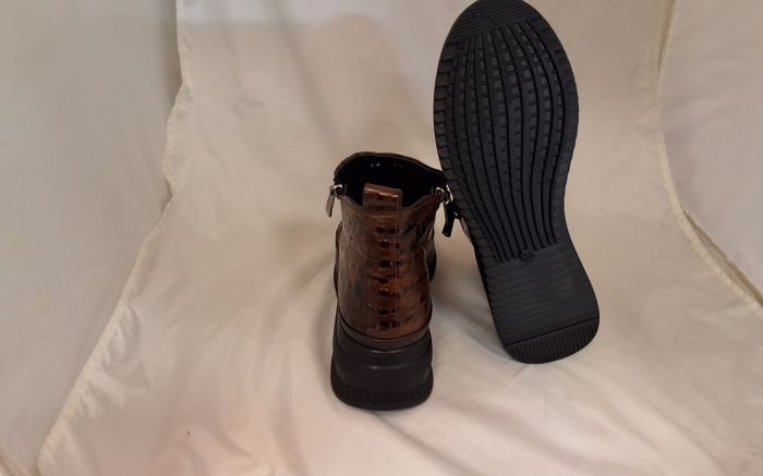 VIA ROMA női bélelt bokacsizma 151 114-TMK barna lakk kombi large