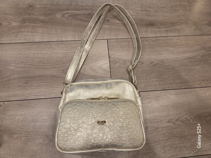 Női válltáska, crossover jellegű test táska Zvn 24010 arany  large