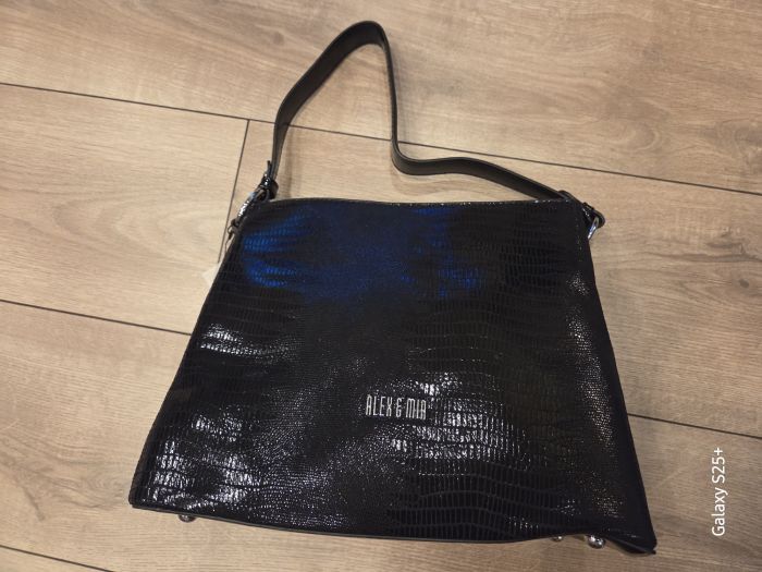 Női válltáska  CD-8887-AAA fekete large