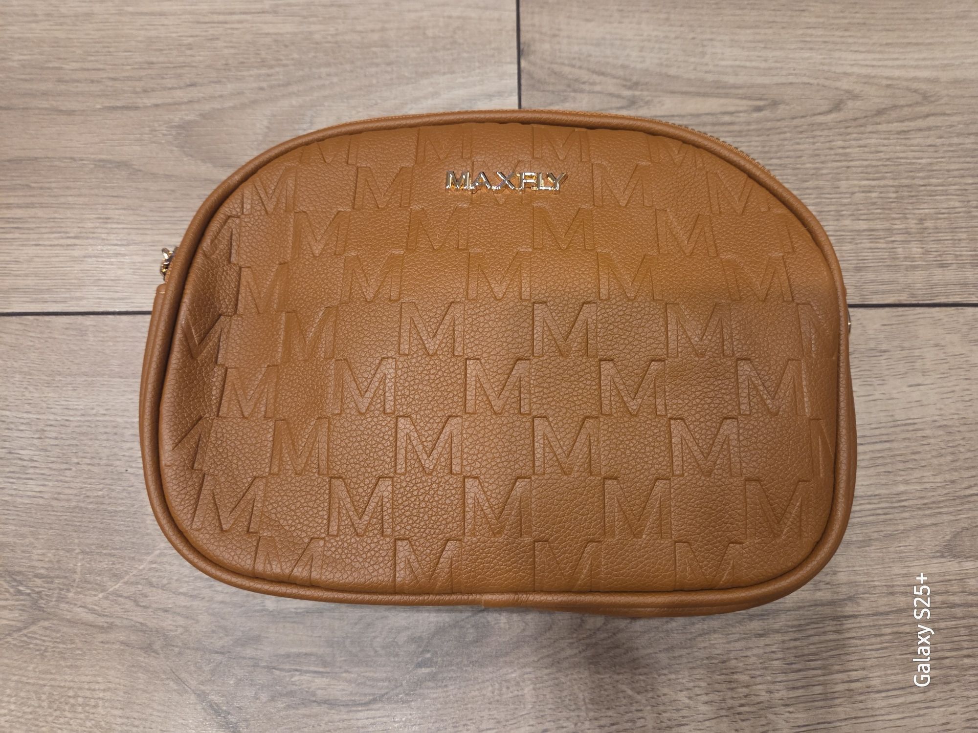 crossover jellegű test táska M2210 barna