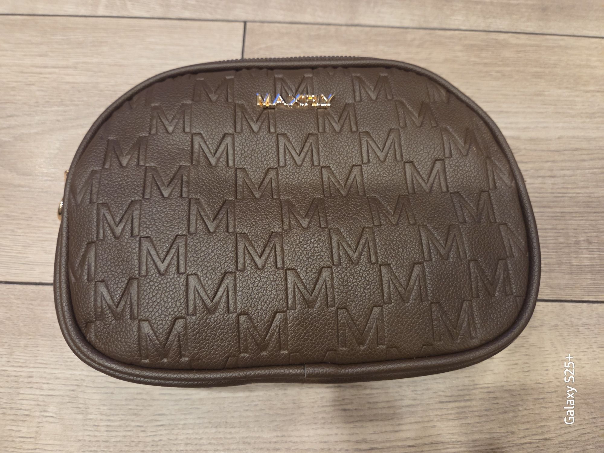 crossover jellegű test táska M2210 caffe