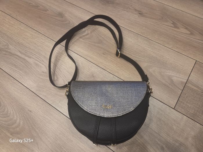 crossover jellegű test táska 24163 fekete-arany large