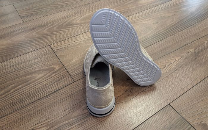 Lyukacsos női bőr félcipő 195 476-1 bézs struktúr large