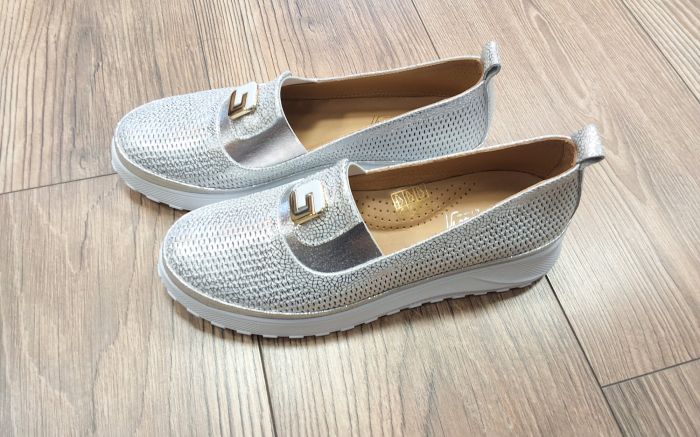 Lyukacsos női bőr félcipő 151 140-T015 ezüst  large