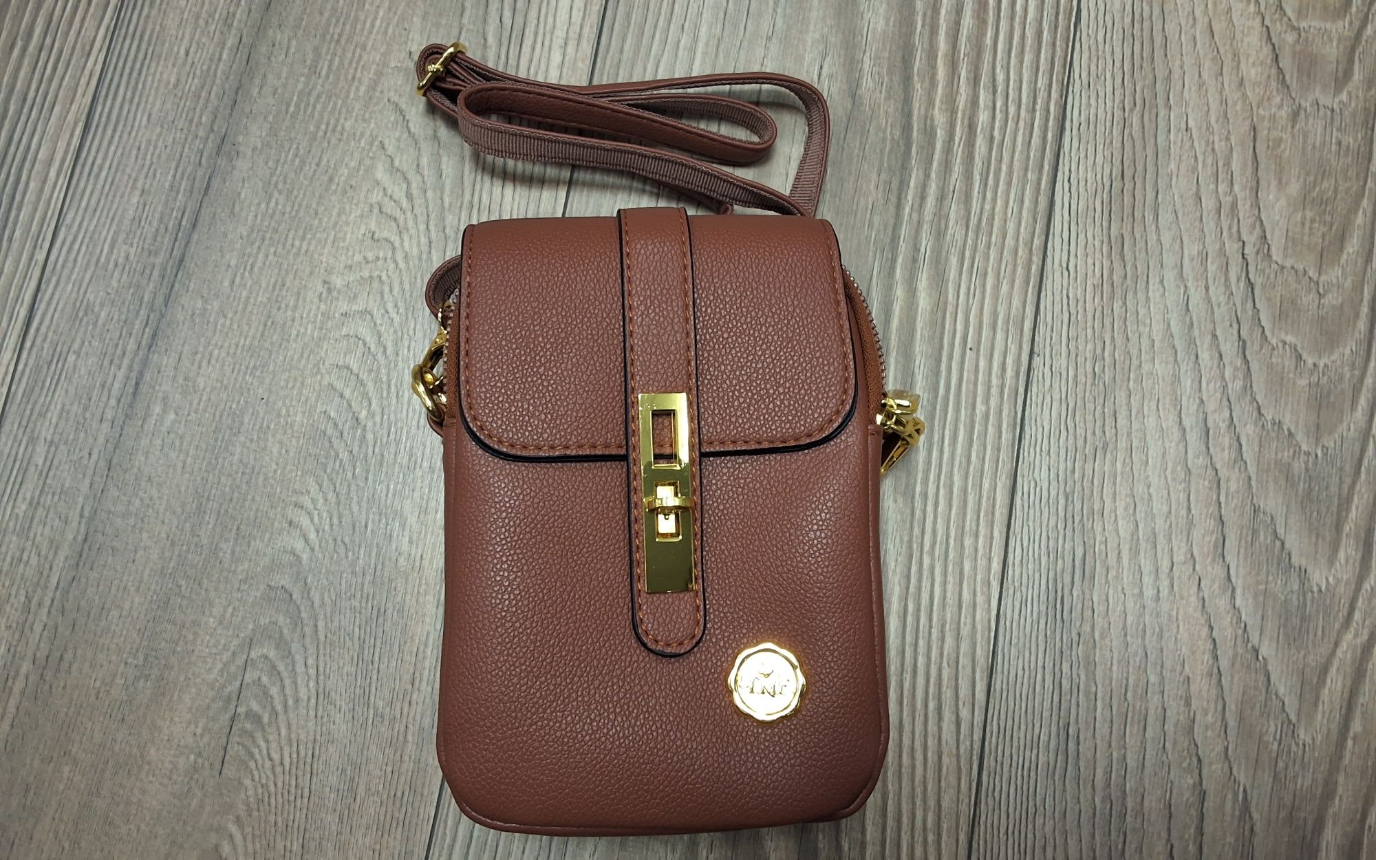 crossover jellegű test táska  3014 mocha brown