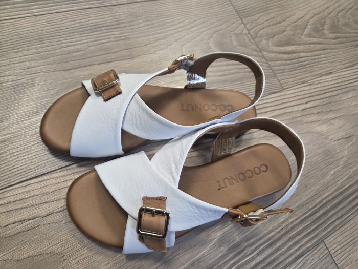 Női nyári bőr szandál  030.50.2089 off white -coconut large