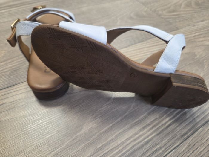 Női nyári bőr szandál  030.50.2089 off white -coconut large