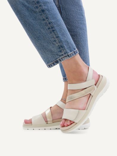 Caprice szandál 9-28716-44 148 Offwhite/Lt.Gold large